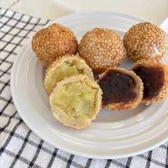 รูปของ たこ焼き器を使った簡単ごま団子