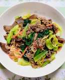 簡単昼食！野菜たっぷり牛肉チャンプル素麺