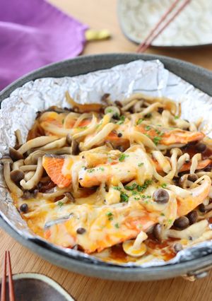 【ワンパンおかず】鮭ときのこのチーズ焼き-レシピのメイン写真