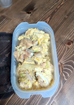鶏もも使用の白菜入り親子丼の具材-レシピのメイン写真