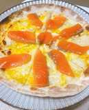 乗せるだけ‼️ サーモンチーズピザ🍕