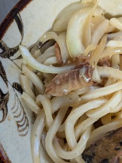 簡単★サバ味噌煮缶と玉ねぎのうどん和え-レシピのメイン写真