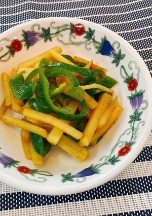 じゃが芋とピーマンのオイスターカレー炒め-レシピのメイン写真