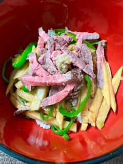 チンジャオローストビーフ丼🤣😂🤣😂-レシピのメイン写真