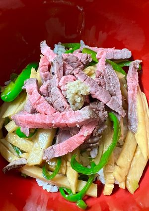 チンジャオローストビーフ丼🤣😂🤣😂-レシピのメイン写真