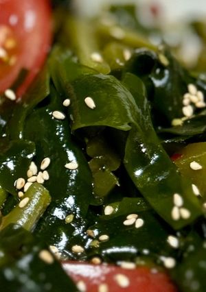 山クラゲで新ワカメとトマトのナムル-レシピのメイン写真