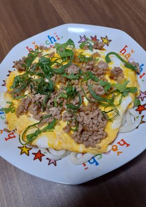 余った肉そぼろで♪薄焼き玉子うどん-レシピのメイン写真