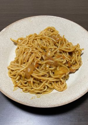 残りのカレーで、カレー焼きそば-レシピのメイン写真
