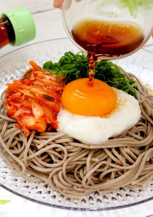 【麺つゆ】キムチと卵のとろろ冷やしそば-レシピのメイン写真