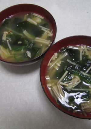 みそ汁　水菜　わかめ　えのき-レシピのメイン写真