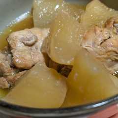 รูปของ 無農薬・三太郎大根と鶏肉手羽元のポン酢煮