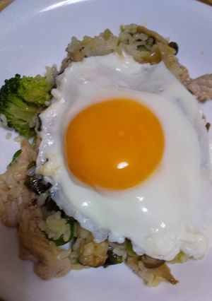 醤油しめじとコマ肉でガパオライス-レシピのメイン写真