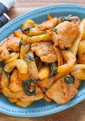 簡単♡鶏肉とセロリの甘酢ケチャップ炒め-レシピのメイン写真