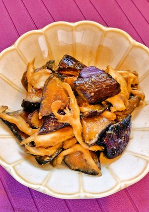 😊ご飯が進む💕簡単♪トロトロなすと舞茸の味噌炒め-レシピのメイン写真