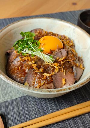 鹿モモ肉のロースト丼-レシピのメイン写真