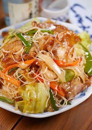 濃厚オイスター肉野菜炒めビーフン😋-レシピのメイン写真