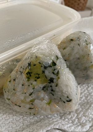 野沢菜と沢庵とわかめのおにぎり-レシピのメイン写真