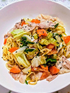 簡単ランチ!キャベツ豚バラ肉の塩焼きそば-レシピのメイン写真