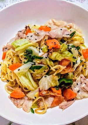 簡単ランチ！キャベツ豚バラ肉の塩焼きそば-レシピのメイン写真