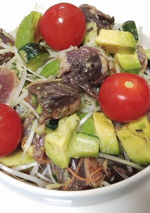 カツオとアボカドのサラダ丼-レシピのメイン写真