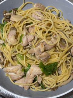 鶏モモ肉とキノコの和風パスタ-レシピのメイン写真