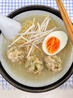 プチッと鍋で鶏団子塩ラーメン-レシピのメイン写真