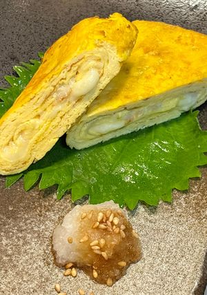夕食の副菜に。大葉包みのとろ〜りチーズ卵焼き-レシピのメイン写真