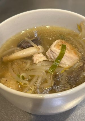 きのこと鶏もも肉の中華スープ-レシピのメイン写真