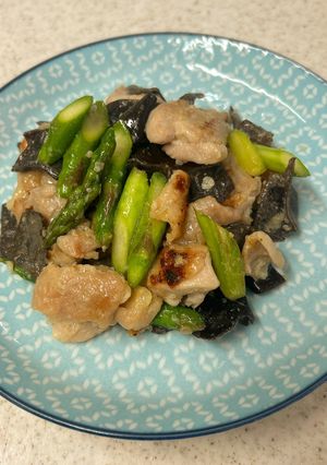 鶏肉の中華麹漬けとアスパラときくらげ炒め-レシピのメイン写真
