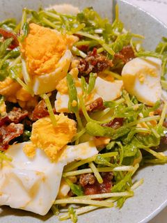 豚バラ肉と豆苗、卵のサラダ♡-レシピのメイン写真