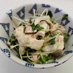 รูปของ 節約レシピ! 豆腐とかいわれ大根のサラダ