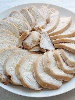 蒸し鶏14000 電気圧力鍋で簡単！蒸し鶏 by 小泉成器（公式） 【クックパッド