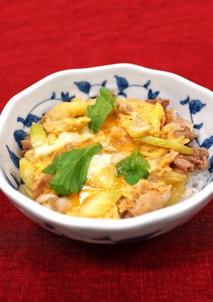 豚肉とセロリの卵とじ丼-レシピのメイン写真
