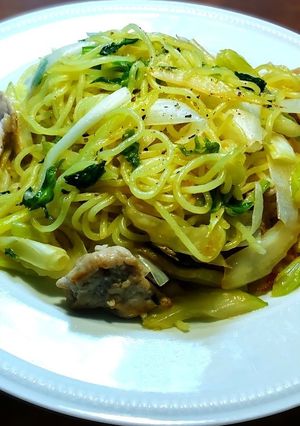 青梅塩麹漬けセロリと豚肉のレモン焼きそば-レシピのメイン写真
