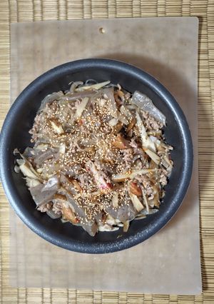 豚ひき肉とゴボウの甘辛そぼろ炒め（春雨入り）-レシピのメイン写真