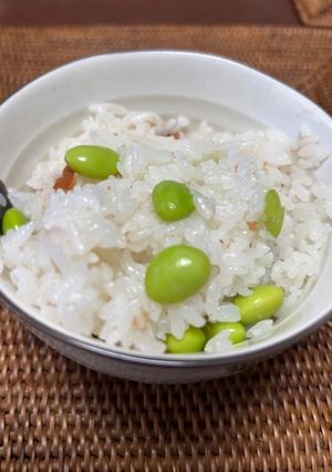 超簡単　梅干しと枝豆の炊き込みご飯-レシピのメイン写真