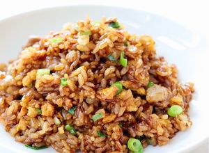 老抽王（中国たまり醤油）で【黒炒飯】-レシピのメイン写真