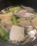 小松菜と油揚げと豚コマとちくわぶのスープ
