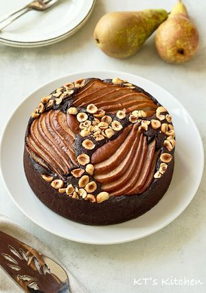 洋梨とヘーゼルナッツのチョコレートケーキ-レシピのメイン写真