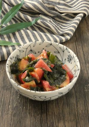 トマトとワカメのにんにく味噌和え-レシピのメイン写真