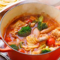 子供も大好きなトマト鍋レシピ！シメまで美味しく、完熟濃厚な味わいを
