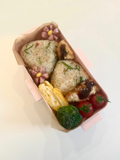 【ハマる!】鮭と天かすのおにぎり-レシピのメイン写真
