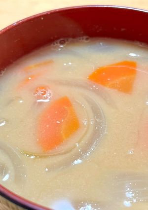 人参と玉ねぎの味噌汁-レシピのメイン写真