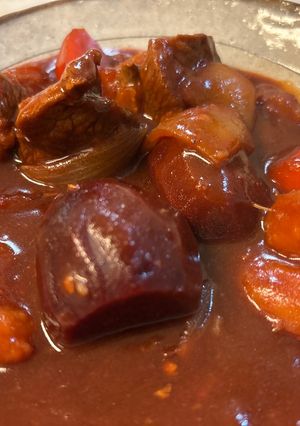牛すねシチューにビーツも入れて。-レシピのメイン写真