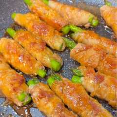 รูปของ 簡単！アスパラの肉巻き