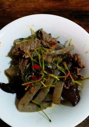 牛こまとキクラゲのヘルシー炒め物-レシピのメイン写真
