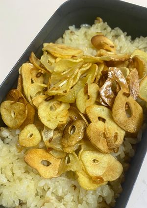 キャンプ飯！ガーリック強！炊き込みご飯！-レシピのメイン写真