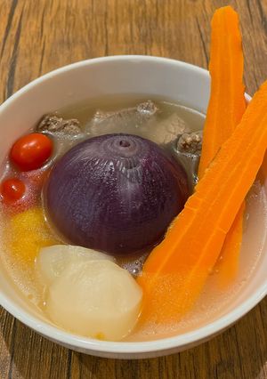 丸ごと玉ねぎのコンソメポトフ-レシピのメイン写真