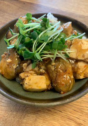 簡単　業務スーの冷凍牡蠣で悶絶マーボ丼-レシピのメイン写真