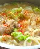 【 鶏もも肉と白菜の鍋焼き味噌うどん 〗